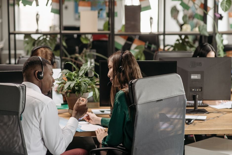 O que é CRM para agência de viagens (e por que o seu caderno não é um)