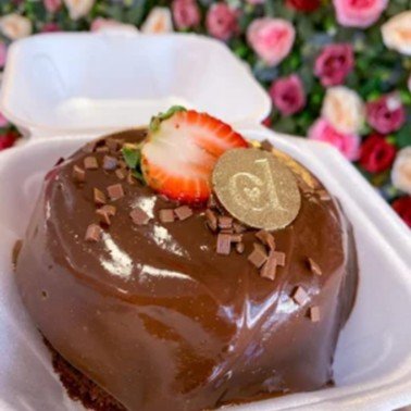 Mini Vulcão Chocolate com Morangos